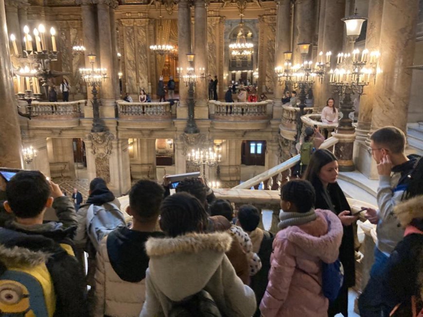 REPlusDesnos's tweet photo. Dans mon réseau il y a …

Un projet CP/CM2(EE Cachin B)/6ème du collège

-découverte d’un opéra Baroque « Didon et Enée » d’Henry Purcell.
-rencontres avec des artistes 
-pratique artistique
-superbe prestation des élèves
-une représentation exceptionnelle offerte aux familles https://t.co/mxH8ZSqRdK