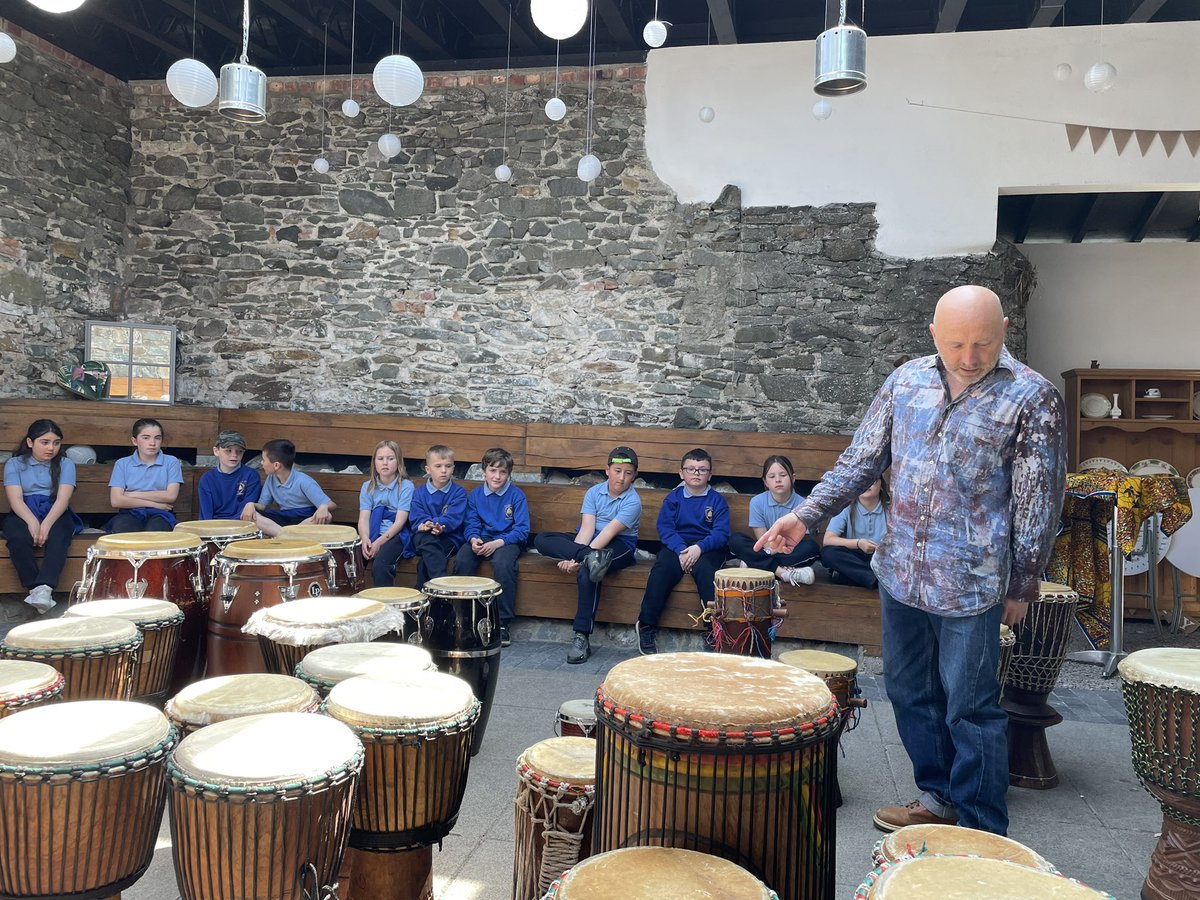 molagabuzzybees's tweet photo. We are having the best time @IIMusicSong #africandrummingworkshop https://t.co/e8bSlkguNf
