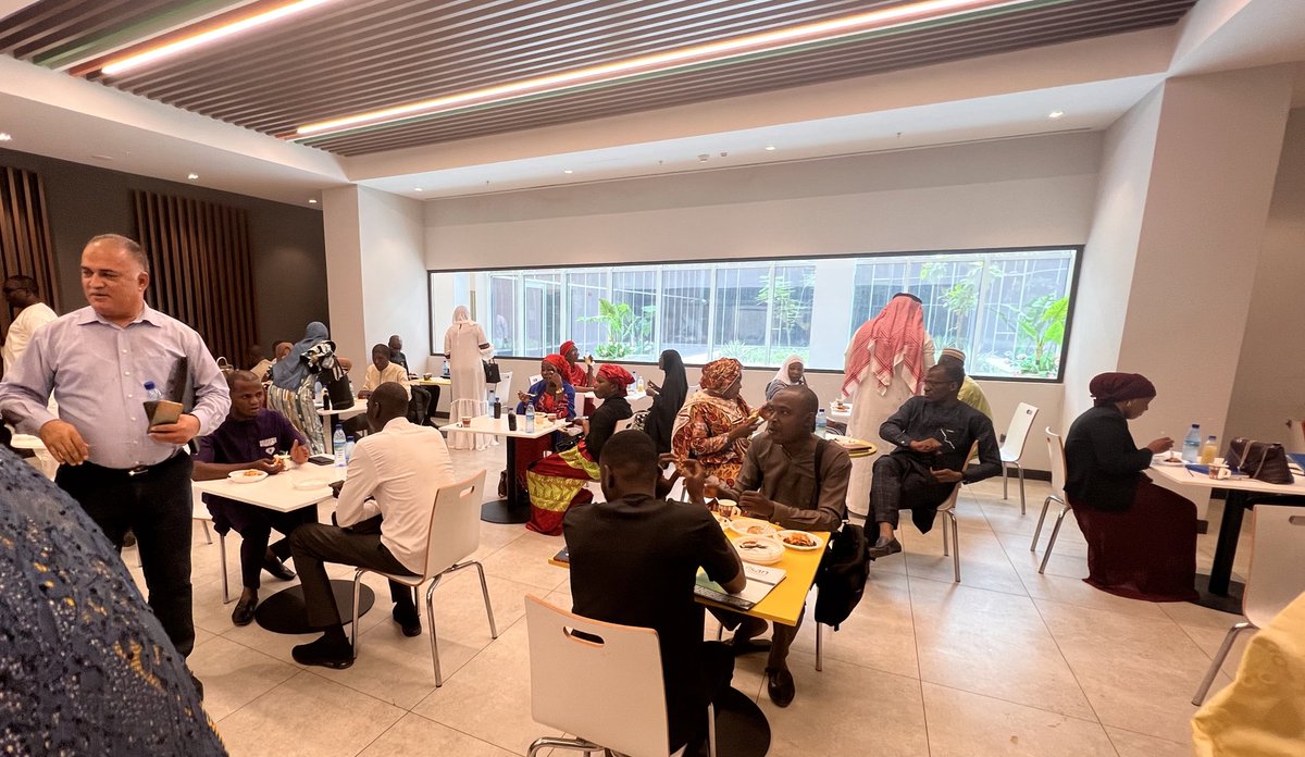 favorisera l’interaction, la collaboration et l’échange entre les acteurs de l’écosystème PME. Avec cette plateforme le FONAP s’engage à fournir un ensemble d’outils et de ressources numériques adapté aux PME, afin de renforcer leurs compétitivité et leur durabilité.3/3
#SAE #PST