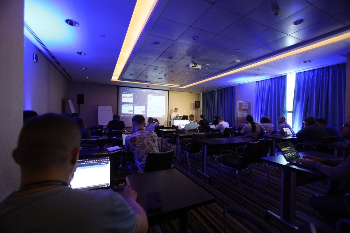 code_europe's tweet image. Workshop o’clock! 🛠️
@benjamin_l_s (@awscloud) shared his experience in building #ServerlessApps. 🙌🏻
#CodeEurope23 #CodeEurope #AWS #serverless #ServerlessApplications #cloud #CloudComputing