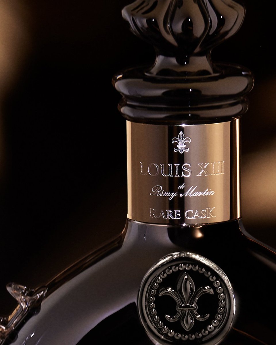 CognacLouisXIII's tweet photo. The powerful forces of time and nature have come together. An enchanting ageing of eaux-de-vie brings the exceptional RARE CASK 42.1 to fruition, giving LOUIS XIII Cognac it inimitable complexity. #LOUISXIIIRARECASK https://t.co/Qeanpqkiiq