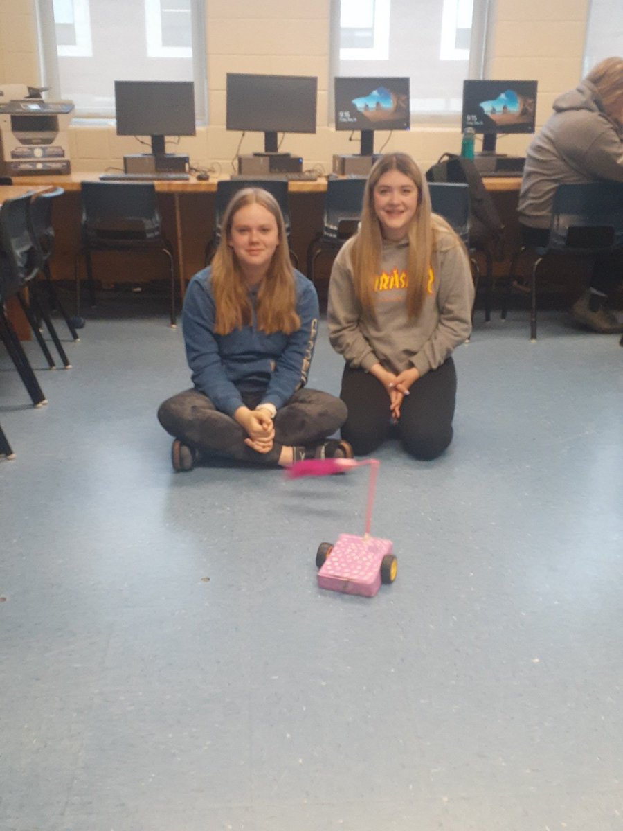 thomascainesho1's tweet image. Meet the latest CS8 project, The Cat Wrangler! Keeps your cat occupied and tires them out!  @NLESDCA @EVIntermediate
