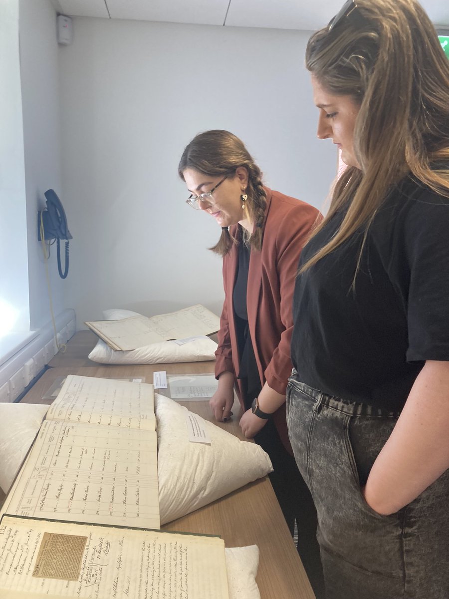 Thanks to Jaime and colleagues @InspireArchives for a fabulous intro and behind the scenes peek at some of the mental health records held at our local archives. Great fun had by friends from @StreetMiddle and @NTUSocSciences supported by @HeritageFundUK And the sun was shining!