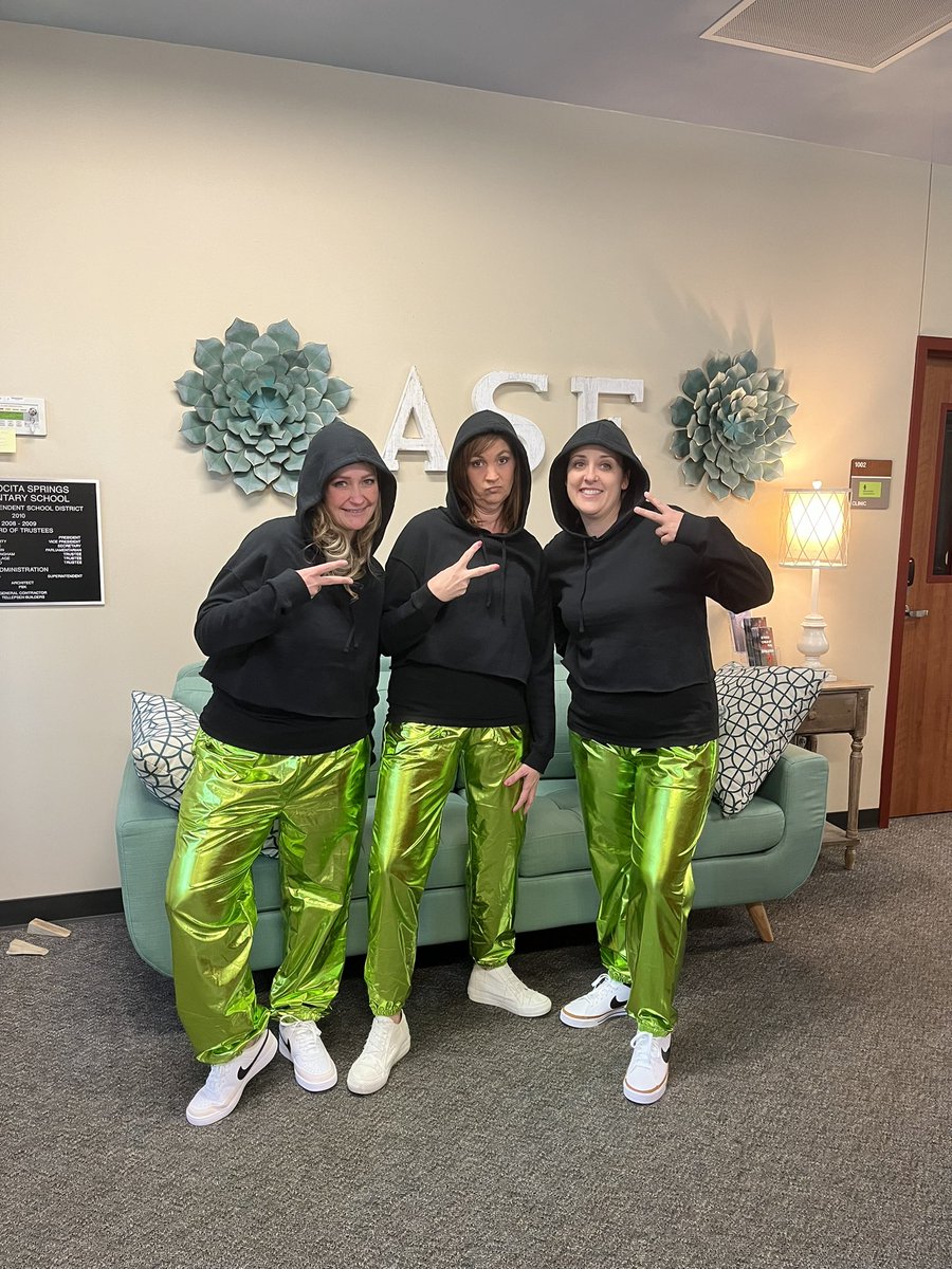 AmandaPrice001's tweet photo. ASE’s @mrshill_ase presented an incredible talent show of students and @HumbleISD_ASE  administrators were SURPRISED guests! We had a blast! @HumbleISD @KLAfyounizadeh @ElizabethFagen @Christy_Erb @LuciSchulz1 https://t.co/OLj8itzs0d