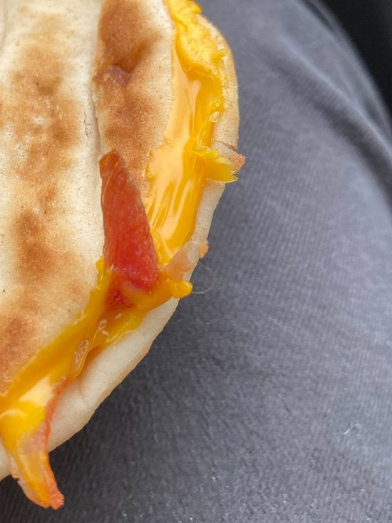 Marc_MJ4's tweet photo. @McDonaldsUK didn't realise I pressed the add hair button on my order this morning 🤮 https://t.co/cvAMCpgCpE