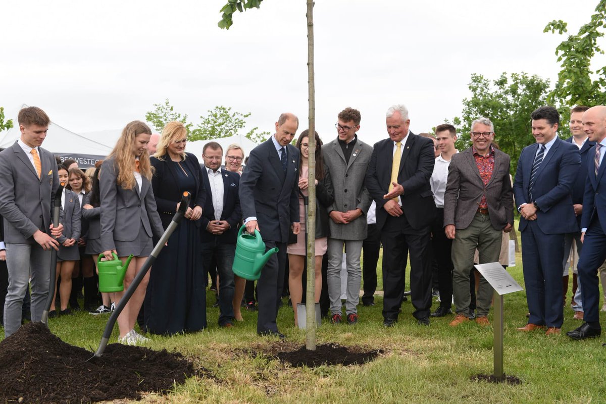 As part of his trip to the Czech Republic, His Royal Highness paid tribute to his father, the Award’s Founder, HRH The Prince Philip, Duke of Edinburgh KG, KT, by planting the 100th tree in Prince Philip's Avenue in Vestec, near Prague.