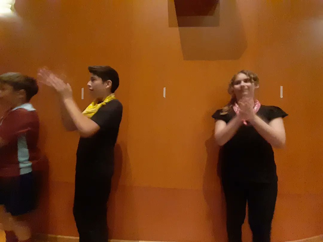 mertzedeikas's tweet photo. 🌏🎶🎵Cas. La semana pasada tuvimos la oportunidad de trabajar la multiculturalidad de una manera original, de la mano la escuelade música #segundoolaeta. ¡Fue interesante y divertida!

Eskerrik asko @segundoolaeta !

#musika
#kultura
#aniztasuna
#kulturaniztasuna https://t.co/0dxHlM80Ja