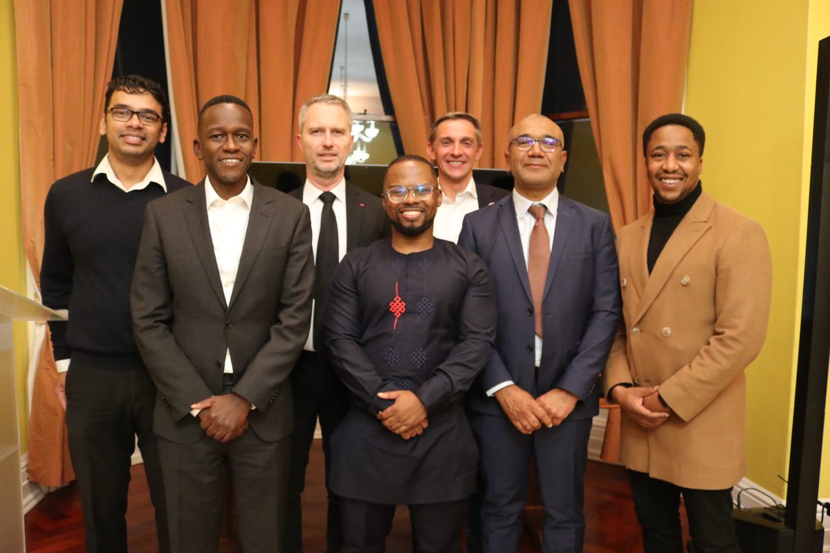 FrenchEmbassyZA's tweet image. During French Alumni Week, we celebrated the many 🇿🇦 who chose to study in France. Ambassador-designate @david_martinon hosted INSEAD alumni to exchange ideas and strengthen partnerships with business leaders.

#INSEAD #FranceInSA

@inseadalumni @CampusFrance