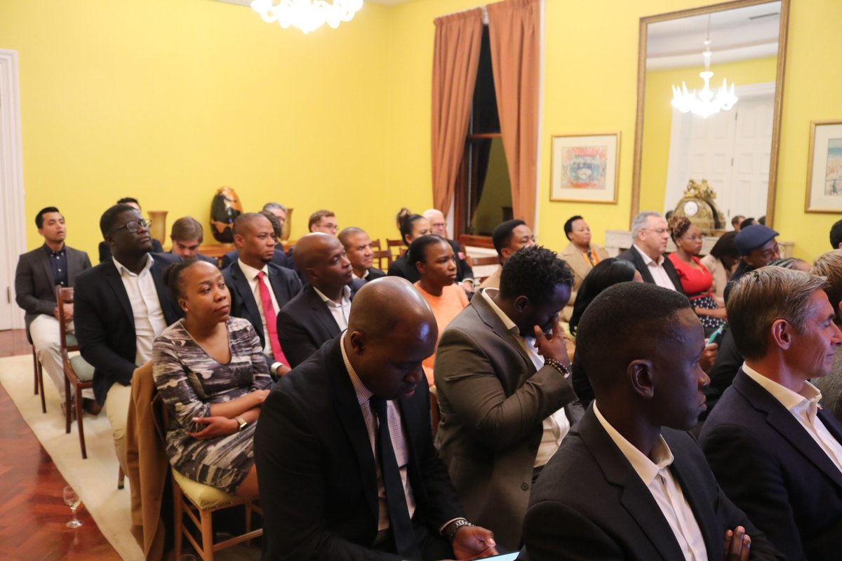 FrenchEmbassyZA's tweet image. During French Alumni Week, we celebrated the many 🇿🇦 who chose to study in France. Ambassador-designate @david_martinon hosted INSEAD alumni to exchange ideas and strengthen partnerships with business leaders.

#INSEAD #FranceInSA

@inseadalumni @CampusFrance