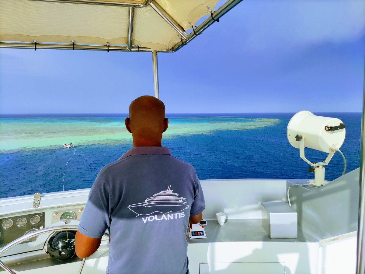 Plonger_Padi_FR's tweet image. Lundi matin, je cherche une place de parking pour garer mon véhicule en bataille. #Egypt #Seabase #RedSeaBase #MerRouge #Croisiere #plongee