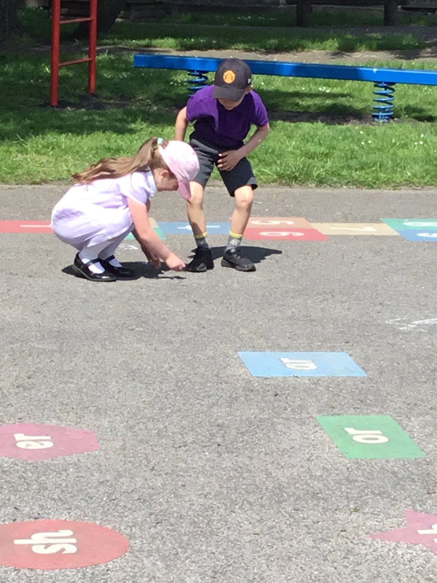 TadPrimaryAcad's tweet photo. Team Jupiter made number tracks counting forwards and backwards in 2s, 5s and 10s. The Y2s practised their multiplication skills using comes to make arrays.
#TadcasterMaths #learninginthesunshine https://t.co/8XQ8M0IdK6