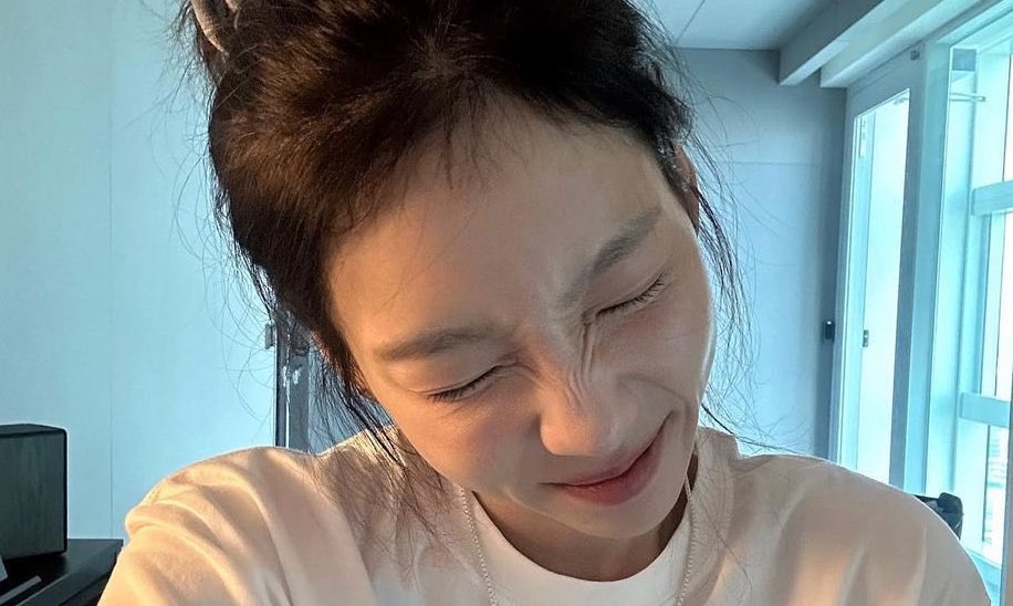 taeyeonfile's tweet photo. don't you love when she 🥹 https://t.co/qaJrnYFDCI