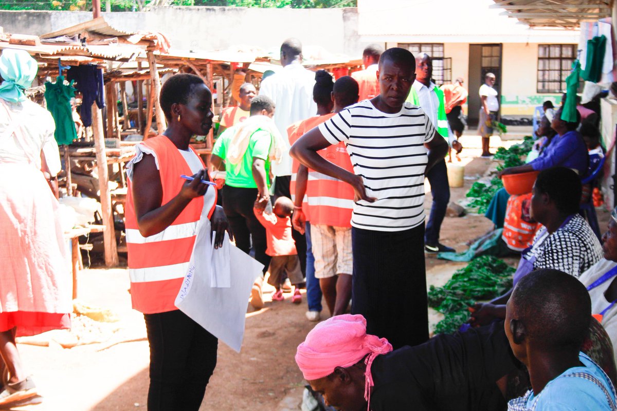 BAI_YouthOrg's tweet photo. “Progress is impossible without change,and those who cannot change their minds cannot change anything"
@BAI_YouthOrg partnered with #TreesForSustainabilityTeam &amp; @PlanKenya held a Clean Environment Advocacy program in Bondo Town to sensitize the traders on Climate Justice &amp; SDGs https://t.co/pfmmSdujib