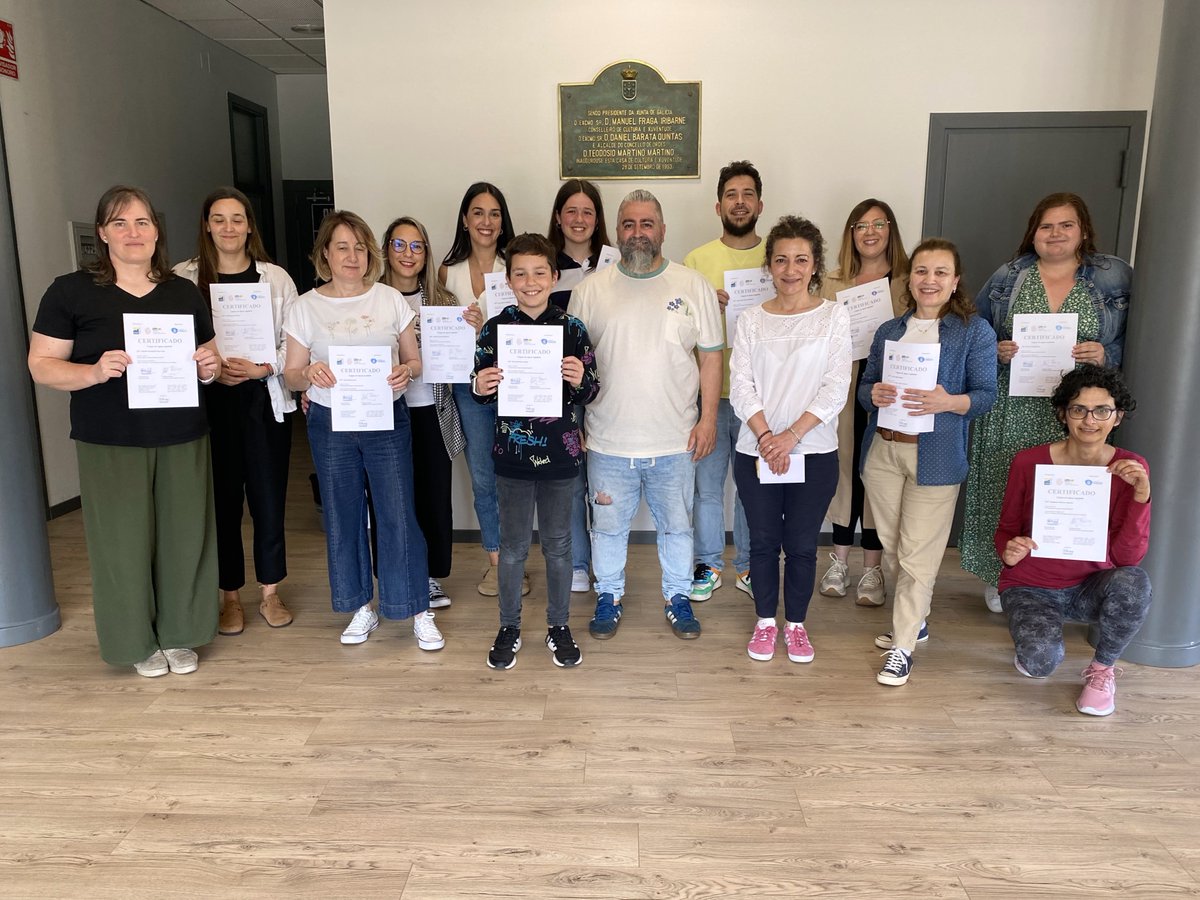 faxpg's tweet photo. 👩‍🏫Así hemos finalizado los cursos de Lengua de Signos Española Niveles A1 y A2 organizados por el @concellodeordes.

🙌¡Agradecemos que hayan contado con nuestros/as Especialistas en LSE para impartir el curso y damos la enhorabuena a todo el alumnado! https://t.co/Sro4OBCzrL