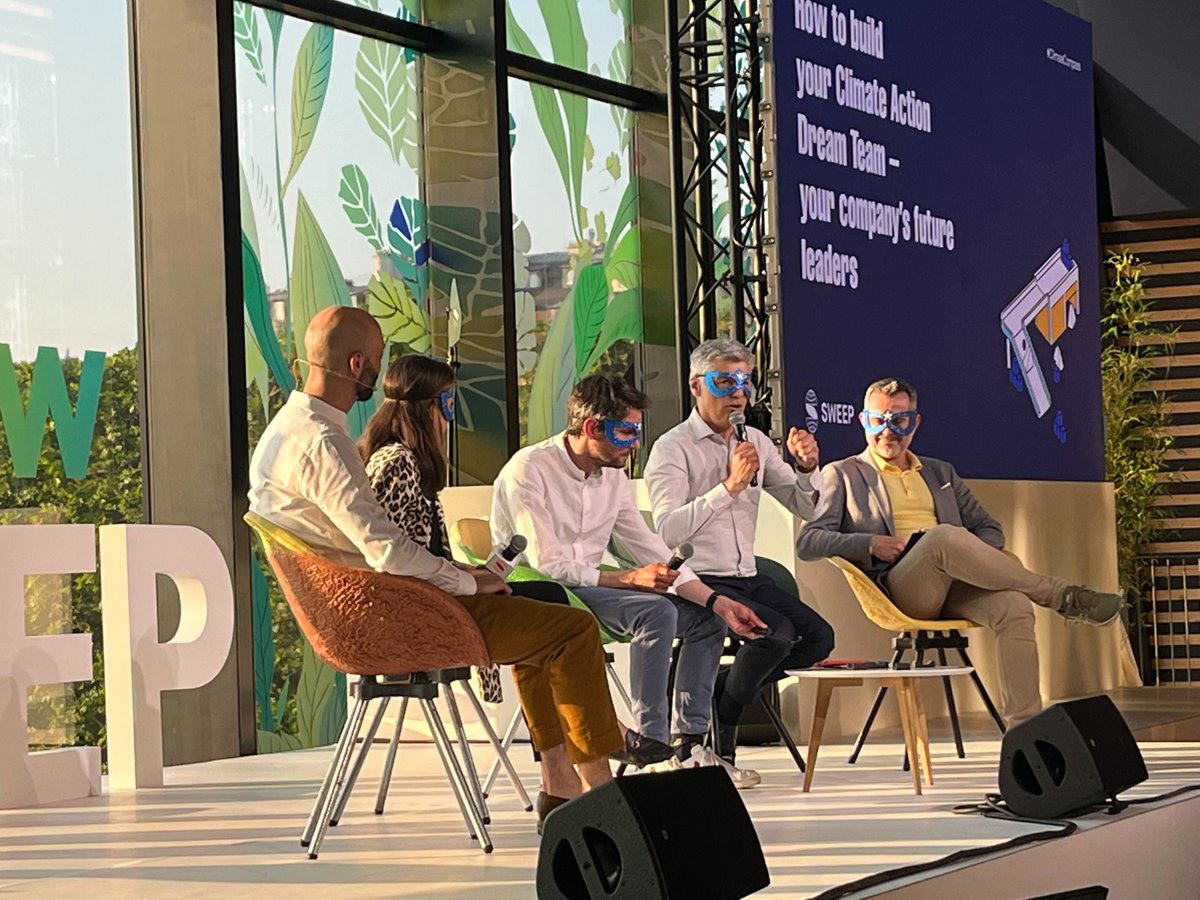 SweepThePlanet's tweet photo. What an evening 😻 Thank you for joining us at #ClimateCompass.  

We gathered great insights from our speakers on how to drive sustainability across your organization and becoming a Forever Company.  

Check them out 👇🧵 https://t.co/33CqFc0P1I