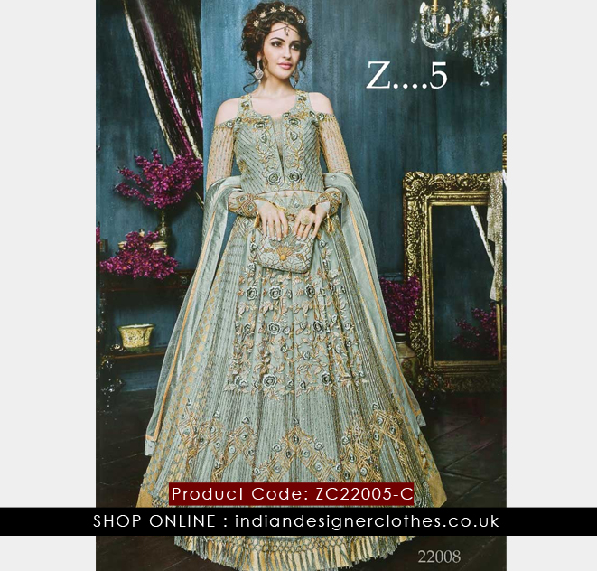 Experience the perfect fusion of contemporary fashion and traditional charm with our bridesmaid gown.
Shop online : indiandesignerclothes.co.uk/22005-c-green-…

#indianethnicwear #weddings #gown #bridalwear #bridestobe #desicouture #instabride