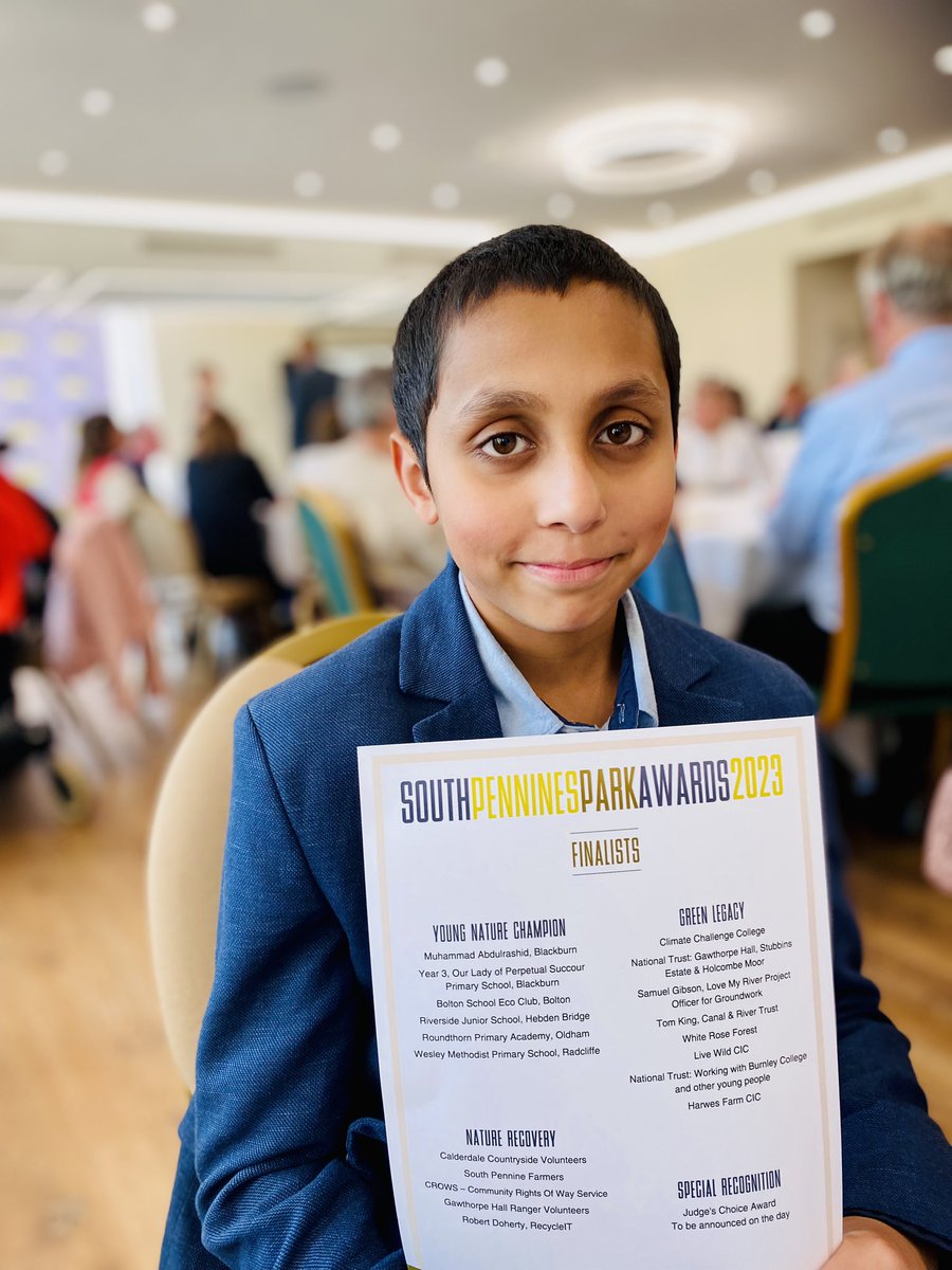 FazPatel_MBE's tweet photo. “I'm enjoying my visit to the beautiful town of #Halifax. Best of luck to Muhammad and the other #finalists for the 'Young #Nature Champion' award. Taking care of our #environment and #climate makes everyone a #winner." #SouthPenninesParkAward2023 #EngineIdling @DiscoverHx https://t.co/VdBJvs9YE6