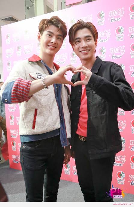 เพิร์ธเซ้นต์นี่หาเจอยากยิ่งกว่างมเข็มในมหาสมุทร รู้ว่ามันยากนะ แต่ในใจลึกๆก็ยังรออยู่ รอที่สักวันนึงเค้าจะบังเอิญวนกลับมาเจอกัน 🖤❤️ #PerthSaintSation