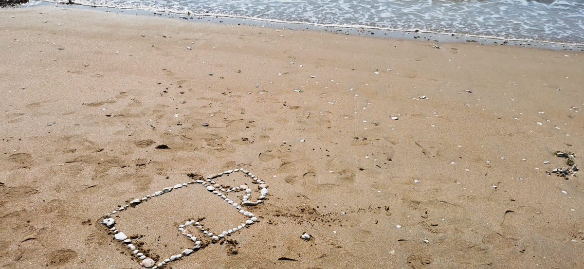 dalibo's tweet photo. « Voilààà, c'est fini… » 🎶
Nous rentrons de notre séminaire à La Rochelle. En y laissant une petite création éphémère.
On n'a pas pu s'en empêcher. 😊
Bon week-end à vous !
#BienDansMaScop #PostgreSQL #opensource #logicielsLibres https://t.co/iRHwmCjrNK