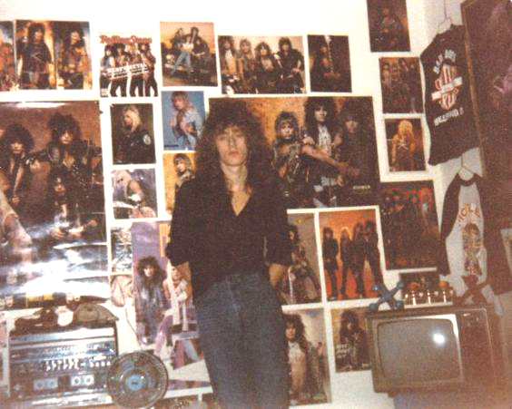 Today's #FridayFlashback goes back to the original 80s wall pre-facebook... #posters in your bedroom! If it was printed on paper and reflected something we loved, on the wall it went.

(This isn't me or my wall, but a great representative photo)

#designthatrocks