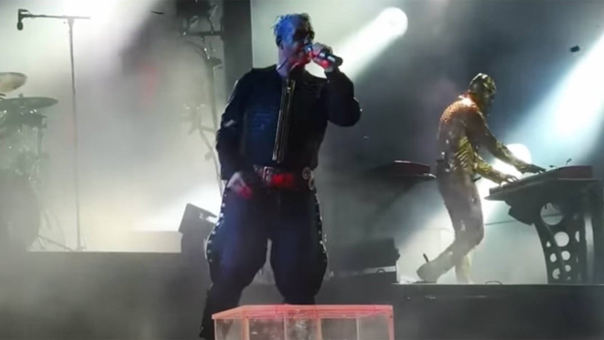 Revolvermag's tweet photo. 🔥 See RAMMSTEIN play "Angst" live for the first time https://t.co/KHt6CWoURa https://t.co/MwzOTTLCM1