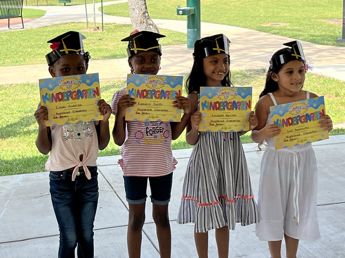 LisaSonnier3's tweet photo. Iโm going to really miss these sweet kiddos! Bittersweet day for sure! ๐ @HumbleISD_MBE @HumbleISD_DDI #mbeisfamily #HumbleISD_virtual #kindergrads #movingontofirstgrade https://t.co/6bu69OSHBn