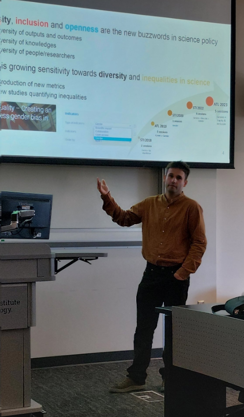 SilviaCDobre's tweet photo. Great to see the progress made in #Informetrics methods for studying the #Diversity of #scientific #workforce in the #ATLC23 presentation "Towards a state-of-the-art" 🗣️@nrobinsongarcia, @carmencs, @ZaidaChinchill1, @torressalinas, @RodrigoCostas1 👏
👇#bibliometrics #conference https://t.co/pLNVpQvkqx