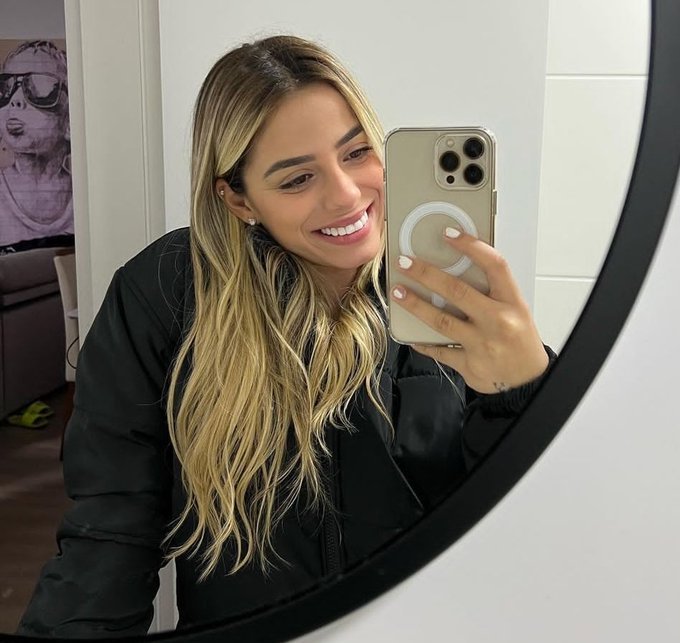 Laisetwitta's tweet photo. Todavia, trarei restauração e cura para ela; curarei o meu povo e lhe darei muita prospe­ridade e segurança.
Deus, nas suas mãos entrego a vida da keyla. Cuida dela como a menina dos teus olhos e proteja na sombra da tuas asas. Renova imediatamente as energias dela, por favor 🙌 https://t.co/24iXDoq05n