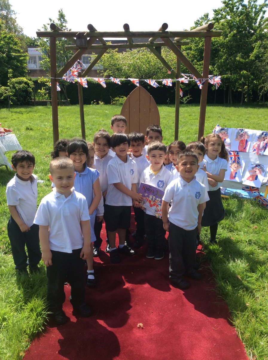 EYFS had a very royal 👑 visitor 🇬🇧🤴#kingscoronation