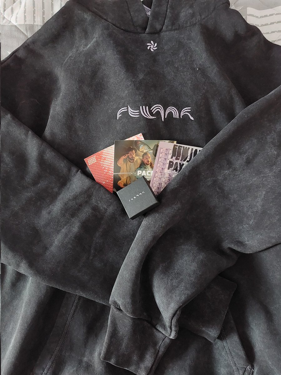 Dancing_Fairy_'s tweet photo. Bestes (vorzeitiges) Geburtstagsgeschenk, was man sich wünschen kann😍💜
@Fewjar @JakoJokomo @fdnzr @andremoghimi https://t.co/dSzOz5tP6T