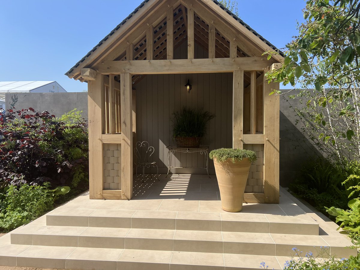 The <a href="/RBC/">RBC</a> Brewin Dolphin Garden we built at RHS Chelsea Flower Show @HerveyBrookes <a href="/iplantsman/">Lewis Normand 🇺🇦</a>