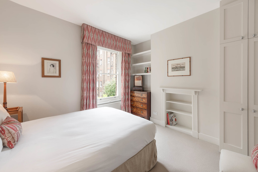 NVPproperty's tweet image. Fridays are always better when you have an exchange to celebrate... This time a lovely 5 bed house in Battersea that we posted about recently bit.ly/3G6Romc