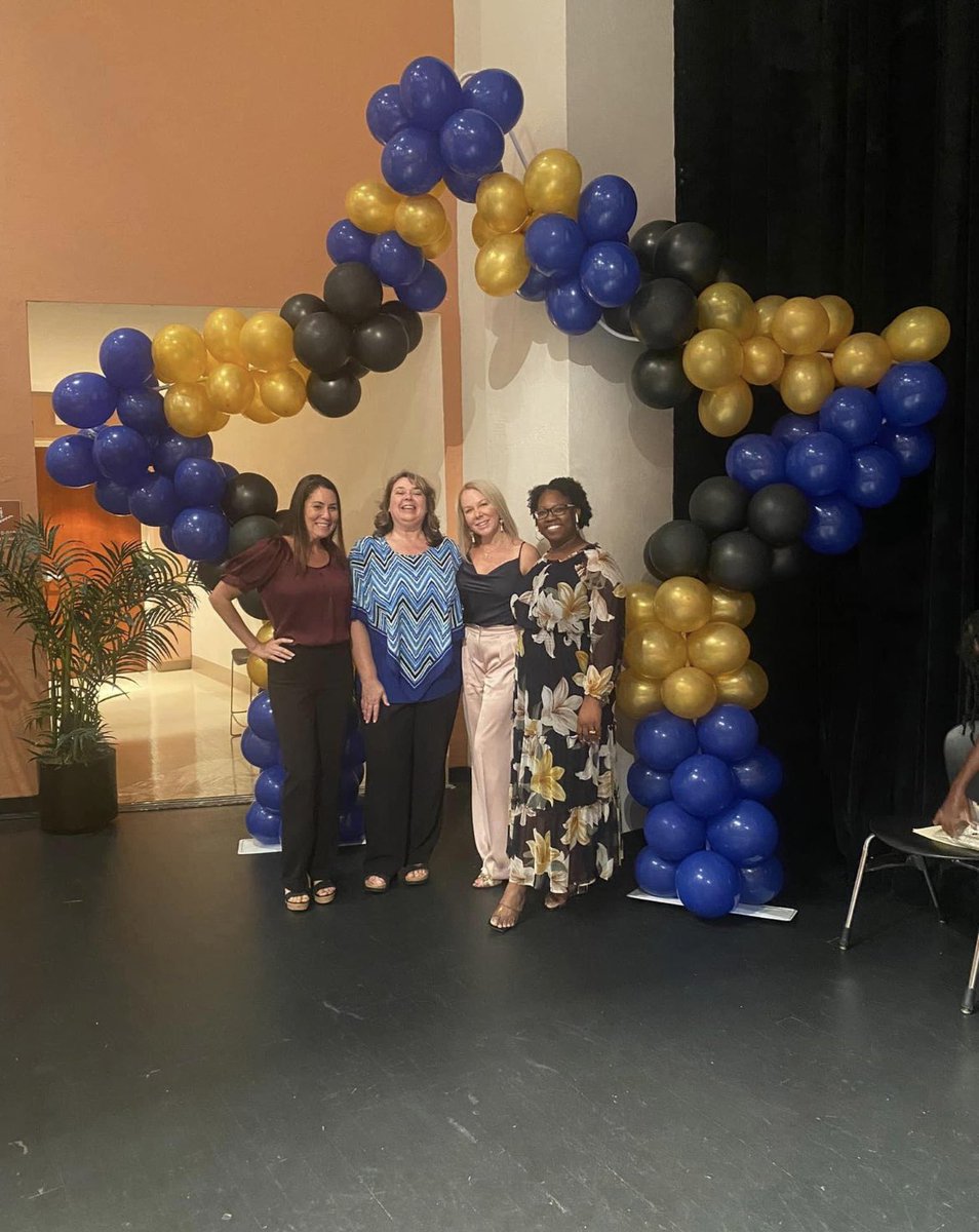 S_Stockman3's tweet photo. It’s been a busy few weeks @PalmSprings0651 with 5th Grade Moving On, Pre-k and VPK graduation, and the 1st grade Market …we are so proud of all our panthers! @marjie_rowe @Fuentes_PSES @CMLiberia @pbcsd https://t.co/uBWFUFJgr9