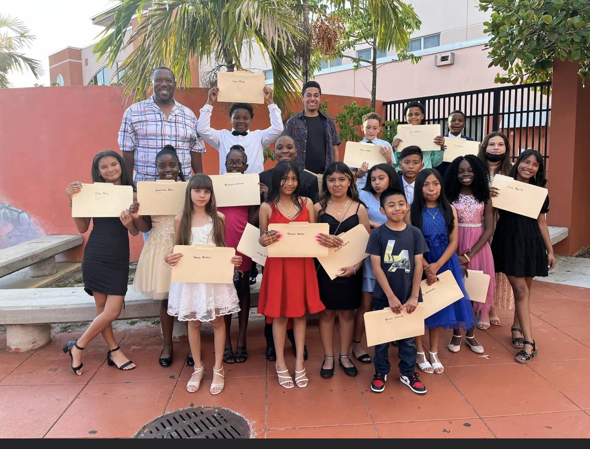 S_Stockman3's tweet photo. It’s been a busy few weeks @PalmSprings0651 with 5th Grade Moving On, Pre-k and VPK graduation, and the 1st grade Market …we are so proud of all our panthers! @marjie_rowe @Fuentes_PSES @CMLiberia @pbcsd https://t.co/uBWFUFJgr9
