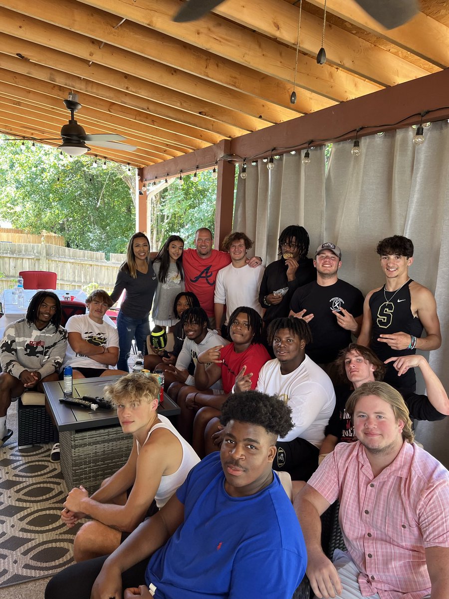 _MaryVavra's tweet photo. It’s Graduation Day!! 🎓 Congratulations Seniors…players and support staff! We are so proud of you. Thank you for a great season! Good luck and please come visit! #Family @SHSProspects @SprayberryATH @bvav48 https://t.co/KXXMrhhU8m