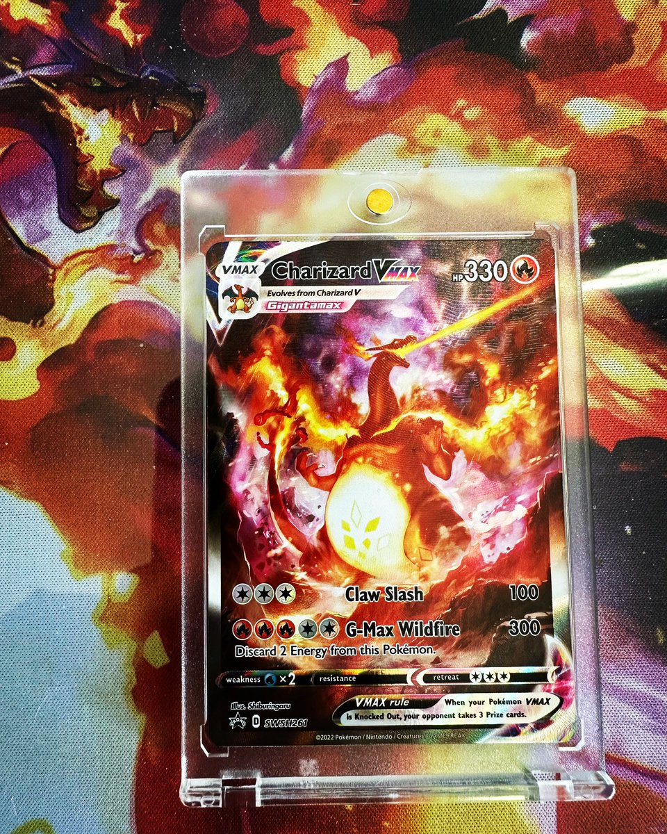 MatthUk6's tweet image. Quick edit to see what this 
Charizard VMax would look like shiny ✨ 

#Charizard #CharizardVMax #CharizardUPC #pokemonCards #shinycharizard