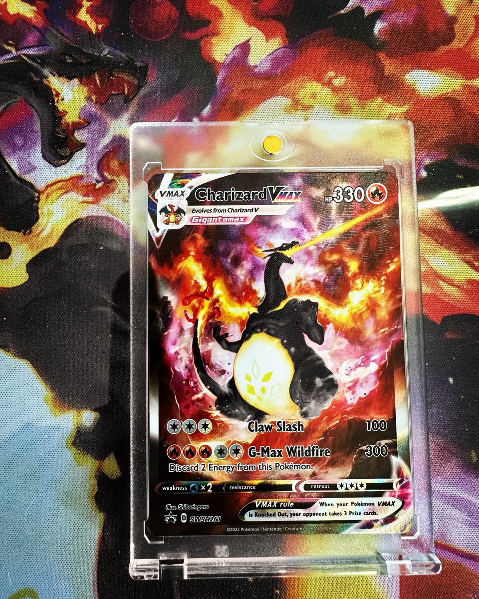 MatthUk6's tweet image. Quick edit to see what this 
Charizard VMax would look like shiny ✨ 

#Charizard #CharizardVMax #CharizardUPC #pokemonCards #shinycharizard