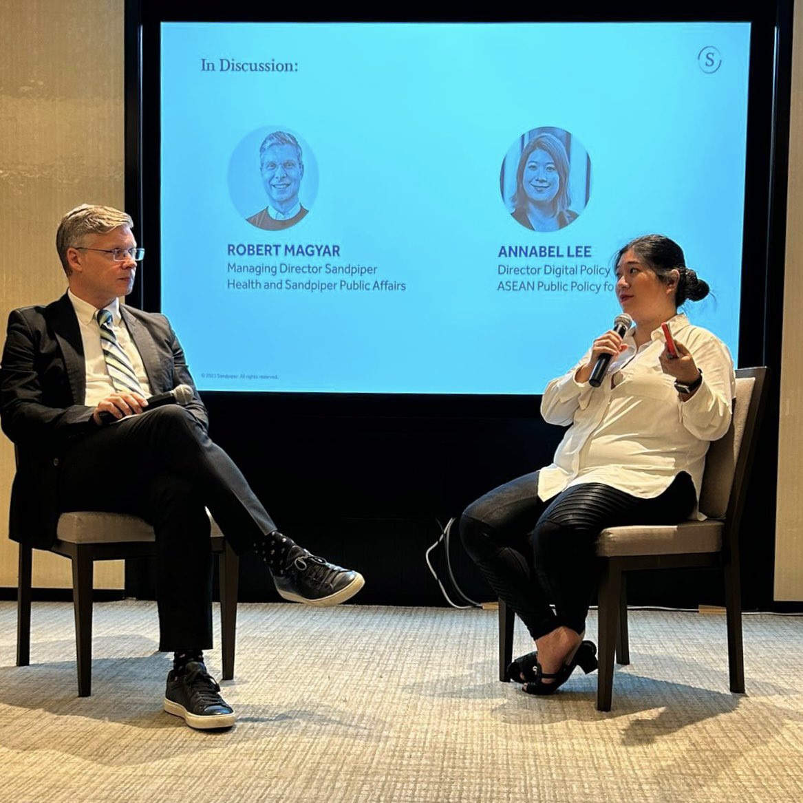 RobiMagyar's tweet photo. Fantastic day in Singapore today with the Sandpiper team and our clients discussing AI and how it affects our work and lives. Excellent speaker, smart and inquisitive audience - what more can you wish for? https://t.co/4ht04LupdS