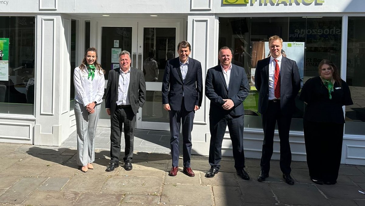 This morning, we welcomed @JohnGlenUK, the MP for Salisbury and South Wiltshire, and Chief Secretary to the Treasury, to our new Salisbury Agency. @Stbartsfinance