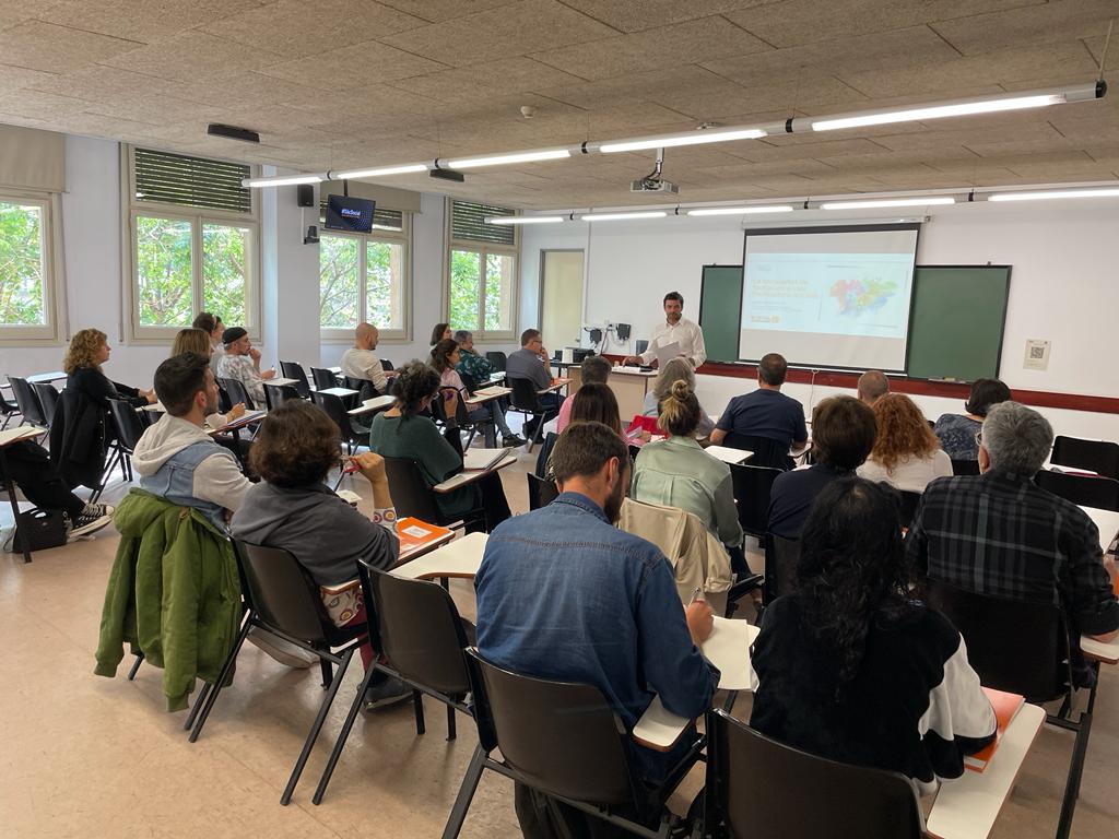 La 22a Jornada del Pràcticum de la Facultat Pere Tarrés - URL ha estat un èxit amb la participació dels caps de pràctiques i el conferenciant, Xavi Savin de <a href="/saludypersona/">Salud y Persona Fundación</a>  que ha parlat sobre les Estratègies d’autocura en situacions d’alt impacte emocional".

#somsocials