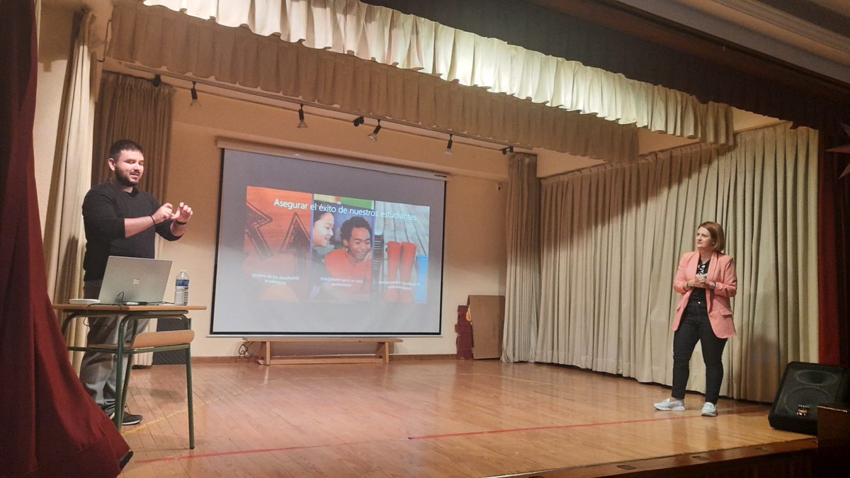 Microsoft Educación tweet media