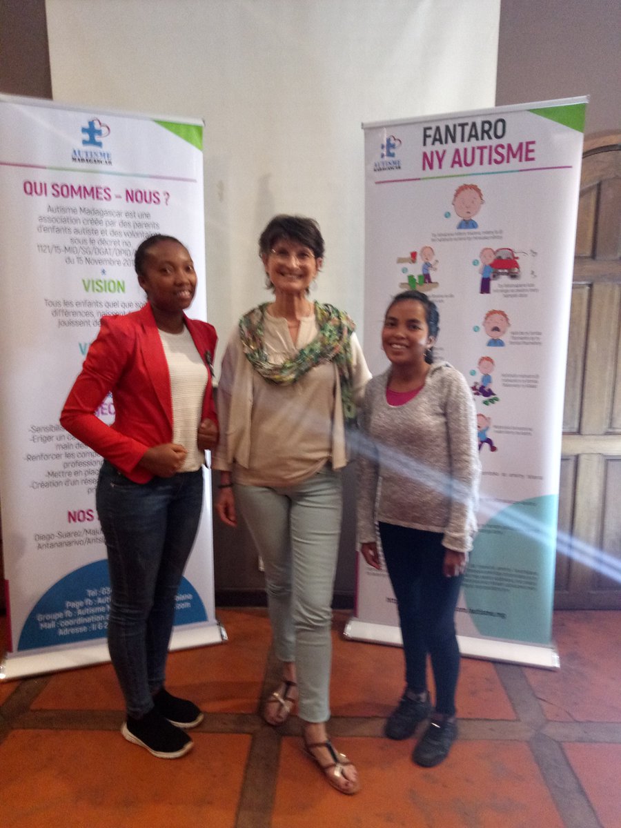 Ls companyes AZ i Jemima han fet 1 formació sobre autisme x ajudar als alumnes q tenim amb +dificultats.  Els han donat algunes eines x millorar la comunicació amb els joves que pateixen aquesta malaltia.
Gràcies a tots, sense la vostra ajuda no seria possible.
#Madagascar #ONGD