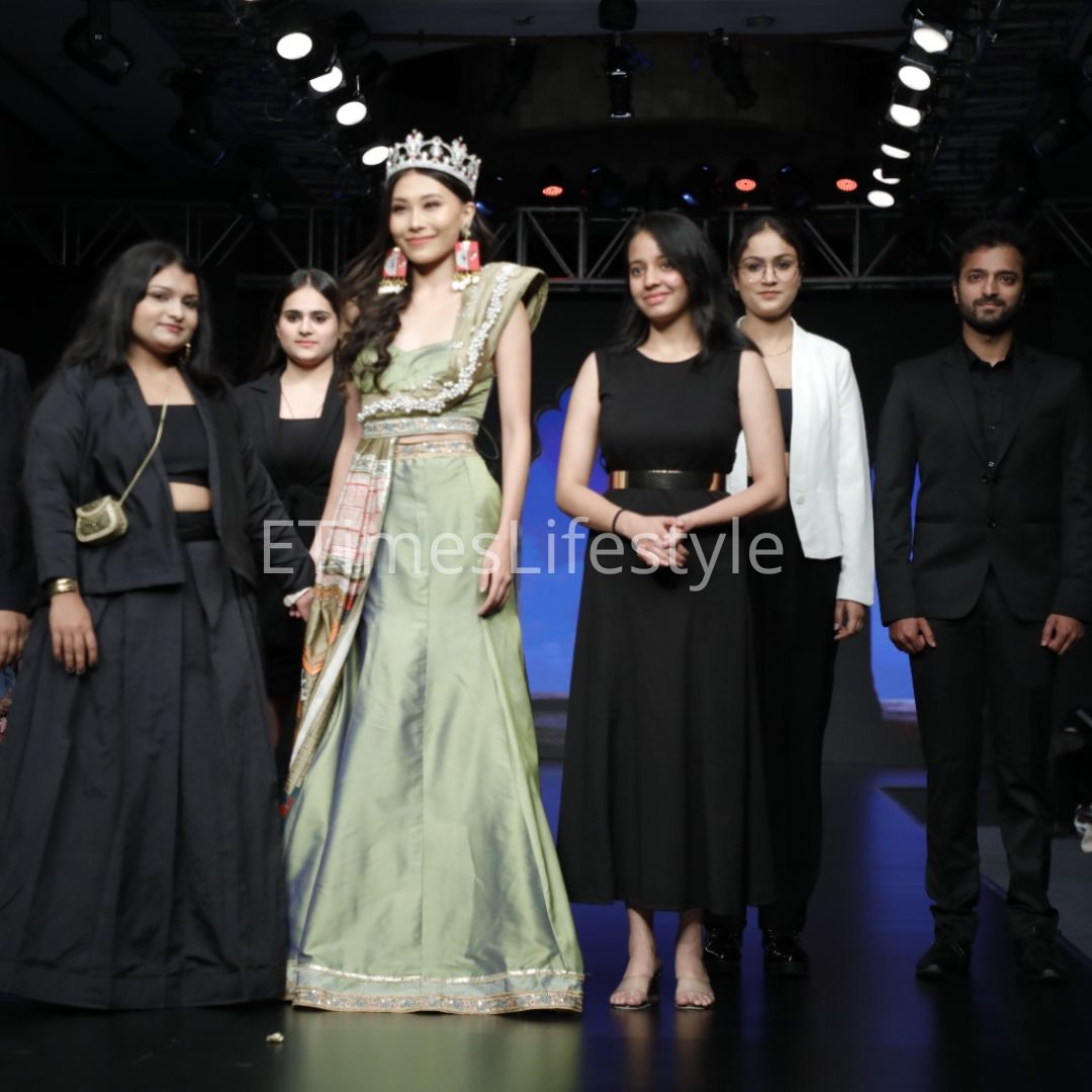 ETimesLifestyle's tweet image. It's the era of experimental fashion and the talented folks at Amity University are taking it a notch higher at the #DelhiTimesFashionWeek. This time, Strela Thounaojam Luwang walked the ramp as the showstopper.

#DTFW #fashion #fashionshow