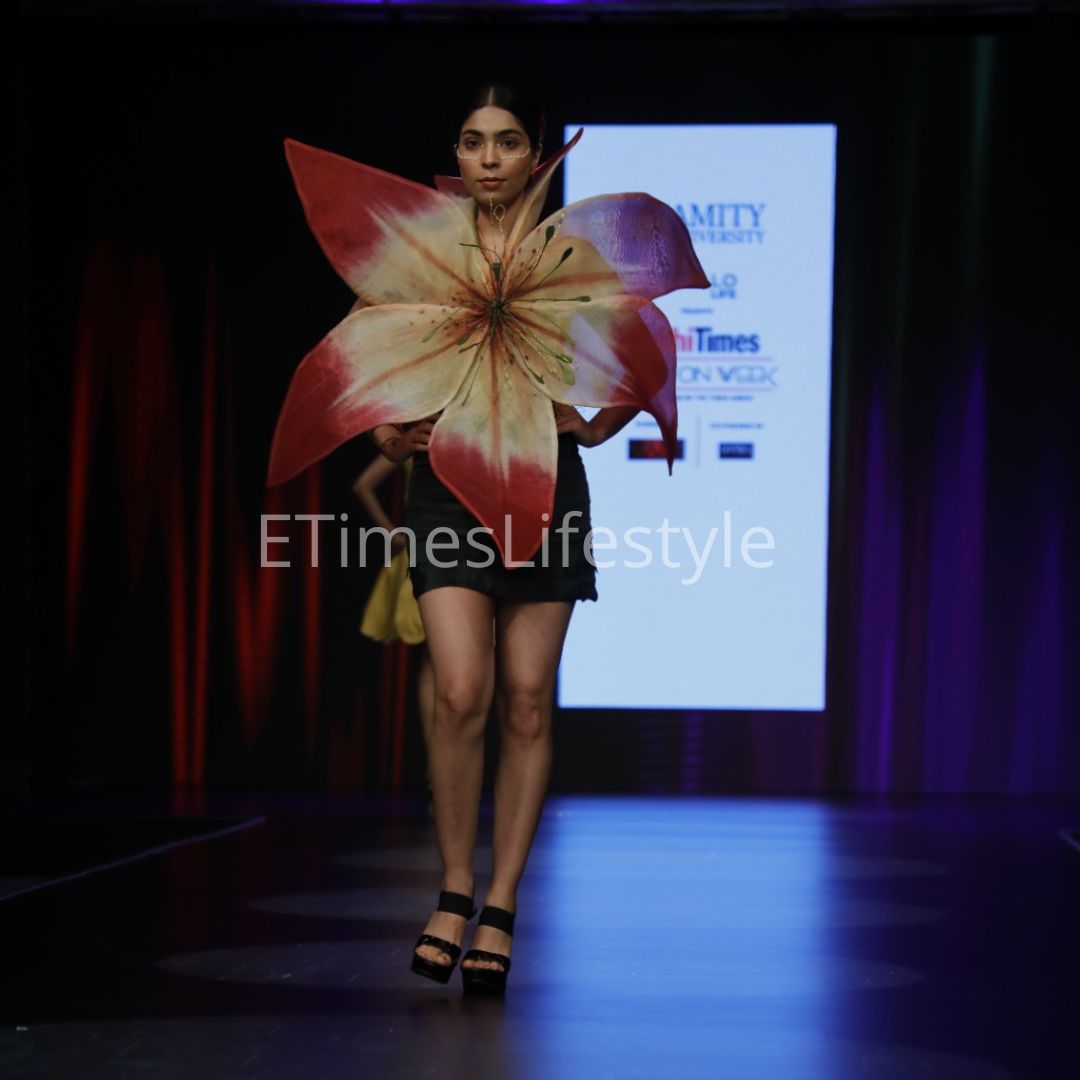 ETimesLifestyle's tweet image. It's the era of experimental fashion and the talented folks at Amity University are taking it a notch higher at the #DelhiTimesFashionWeek. This time, Strela Thounaojam Luwang walked the ramp as the showstopper.

#DTFW #fashion #fashionshow