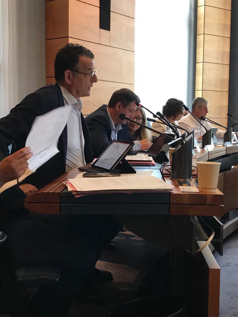 Lors de la commission permanente, Pierre Chollet, président du groupe, a mis en évidence que le régime portant sur l’aide adressée aux médecins tuteurs se doit d'être évalué. Il faut songer à rediriger cette aide vers les internes, que ce soit pour l’hébergement, la mobilité.