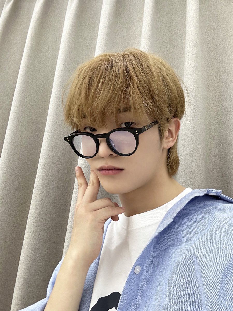 xikers_official's tweet photo. [#수민] 로디 우리 같이 오래 걸어가여ㅕㅕㅕ💚💛
#xikers #싸이커스 https://t.co/xEb7BQc3WD