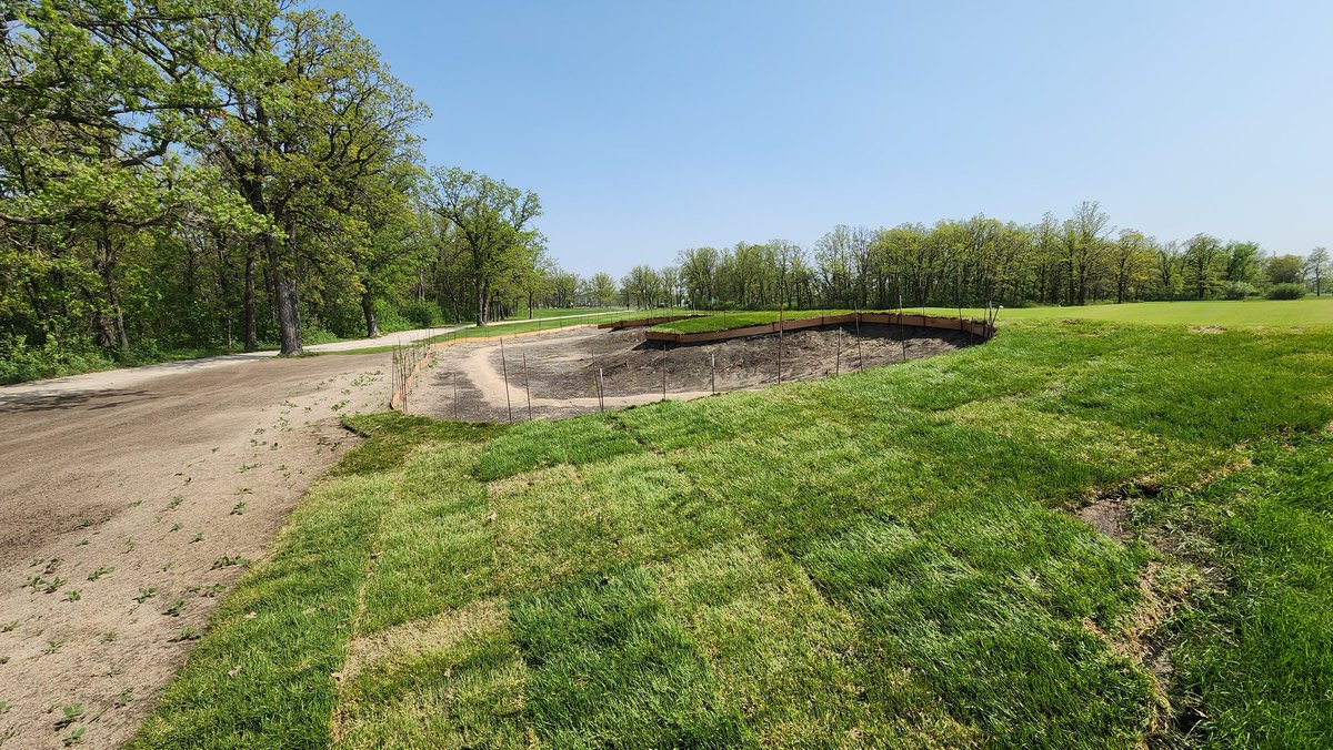 Absolutely beautiful day yesterday <a href="/breezybend/">Breezy Bend</a>. Course was in phenomenal condition and great to see the progress <a href="/Bbendsuper/">Craig MacLeod</a> and his crew are making on the 7th &amp; 15th holes.