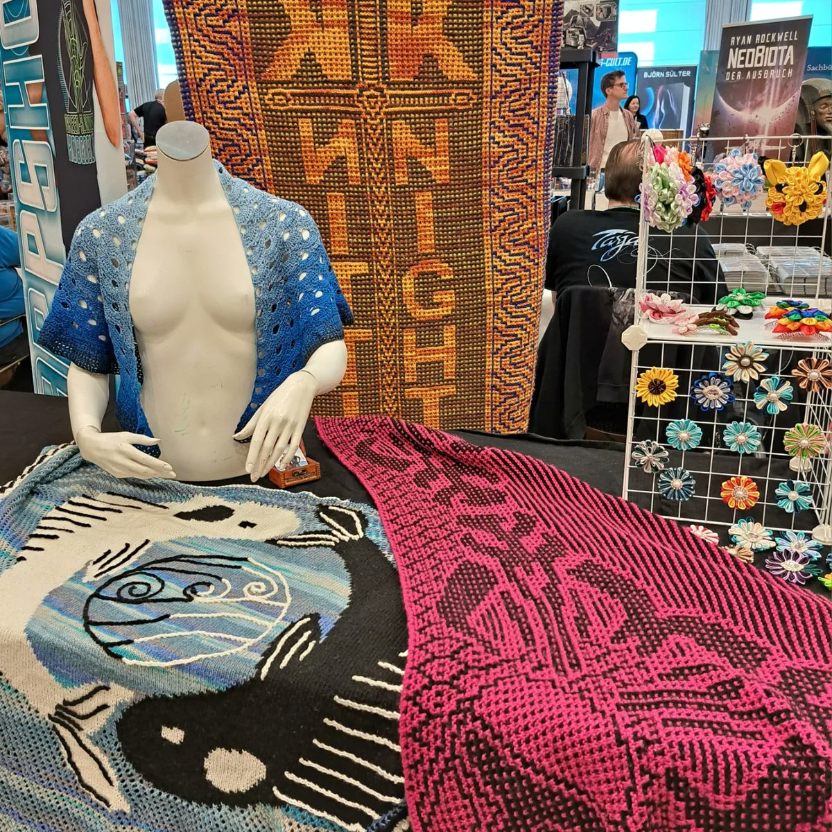 Knitting_Knight's tweet photo. Fedcon booth photos https://t.co/EHWSVaO8CW