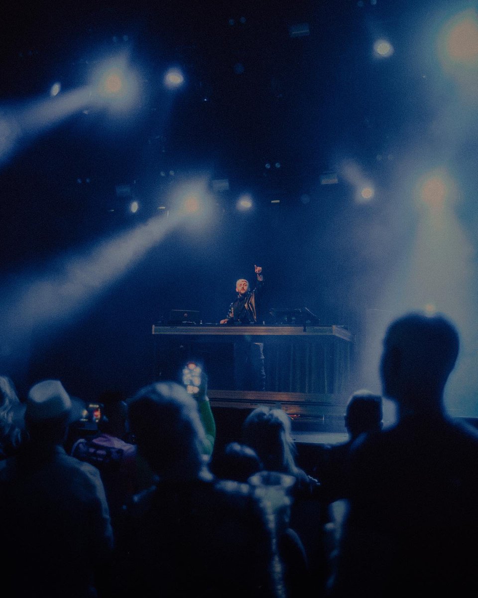 x Last night, I had the opportunity to play in Boston 🇺🇸. It was a short but exhilarating 40-minute set at 'Roadrunner,' opening up the evening. Grateful for the chance to perform. Thank you! x 🙏🏼

.
.
.
.
.
📸 @nizudemco &amp; @leon_kluetsch 
.
.
#theworldneedsmoretechno #denizbul