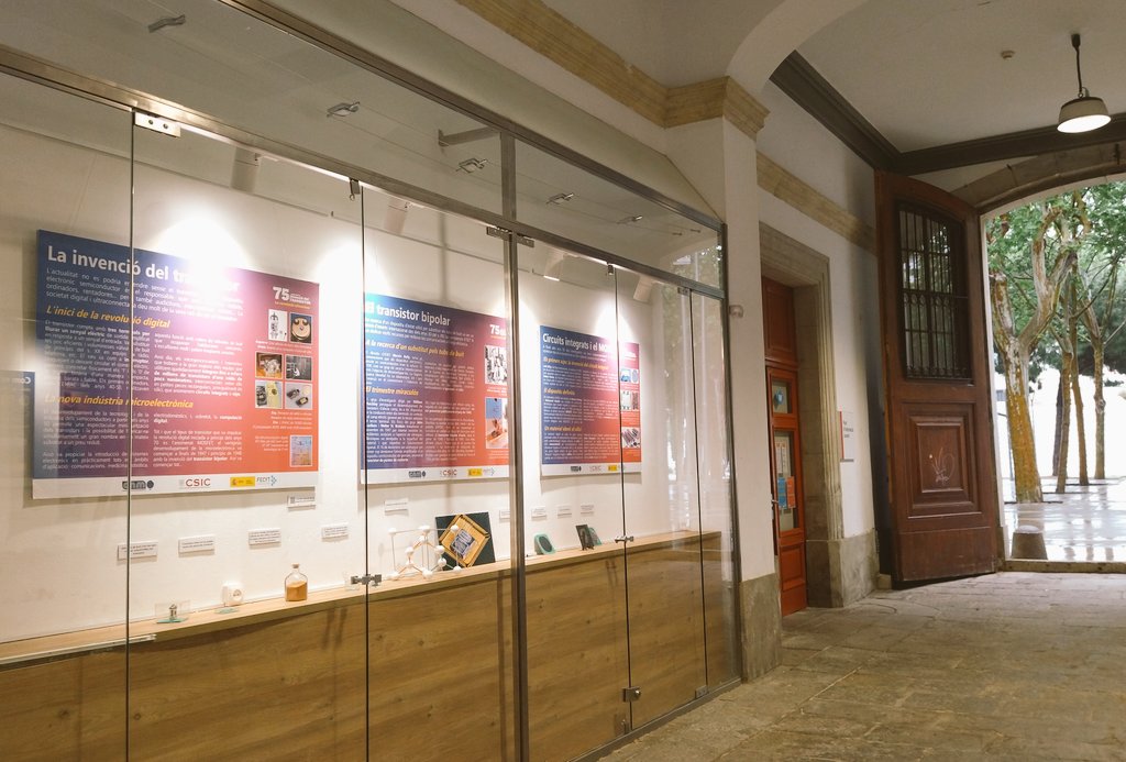 imb_cnm's tweet photo. 📢📢 L'exposició 'La revolució silenciosa' arriba al @Puntmultimedia pel #robotac! 🤖🖼️
La mostra es podrà veure fins al 📅 28 de juny a Sants, no et perdis les activitats del Robotac de demà ni l'expo!
Aquí teniu un tastet 👉 https://t.co/DQQXXsmjhK https://t.co/07O5mbYjKn